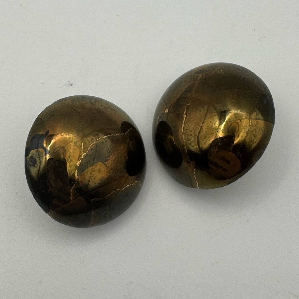 Vintage metallic black gold circle round post 1980s earrings